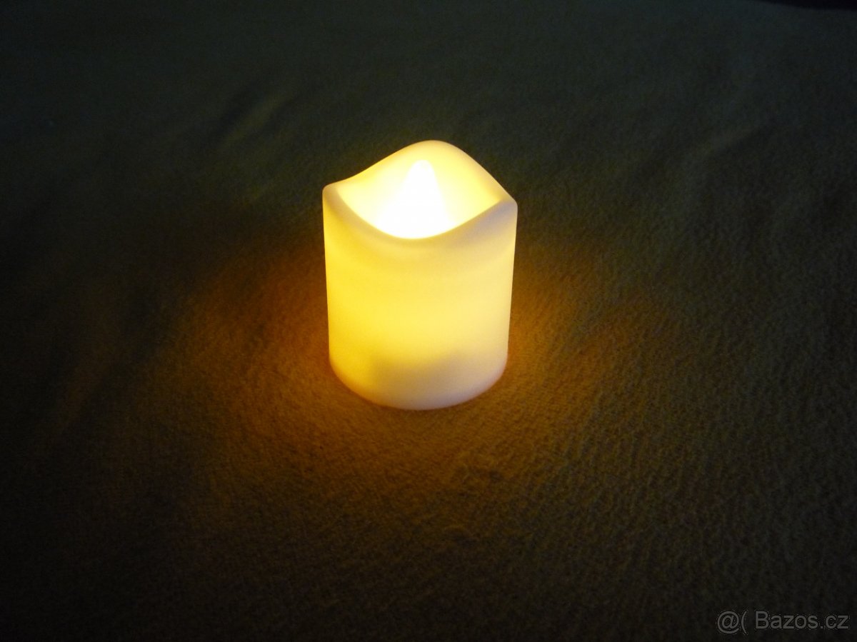 Plastová interiérová LED svíčka, bílá