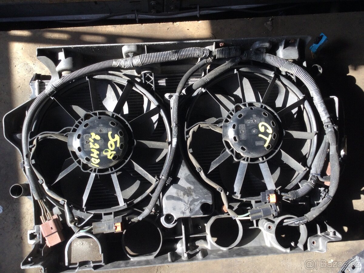Peugeot 508 2,2 GT 150KW - ventilátory chlazení.