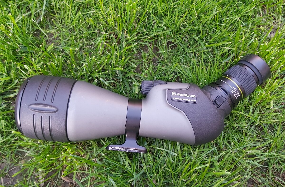 Stativový pozorovací dalekohled Vanquard Endeavor HD82A