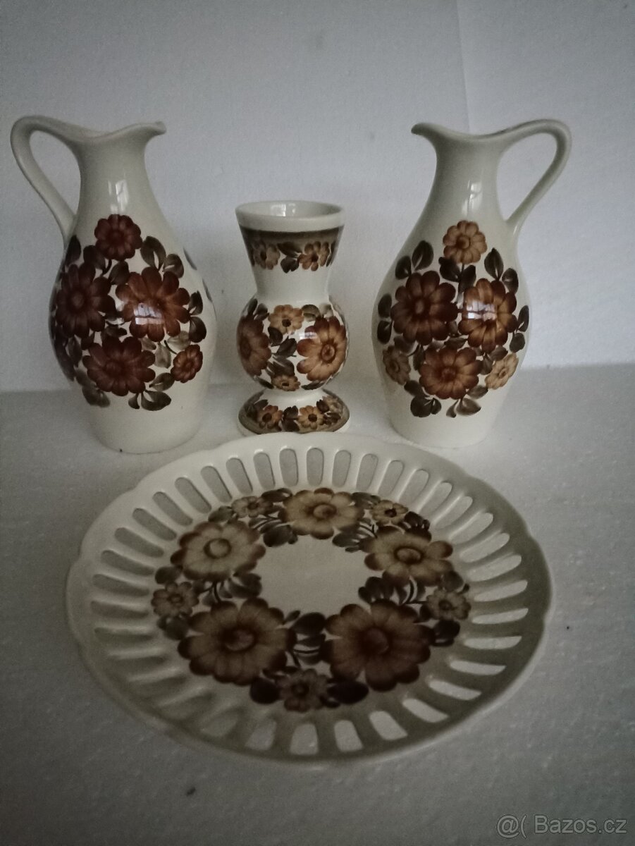 Keramika - talíř, váza, džbánky