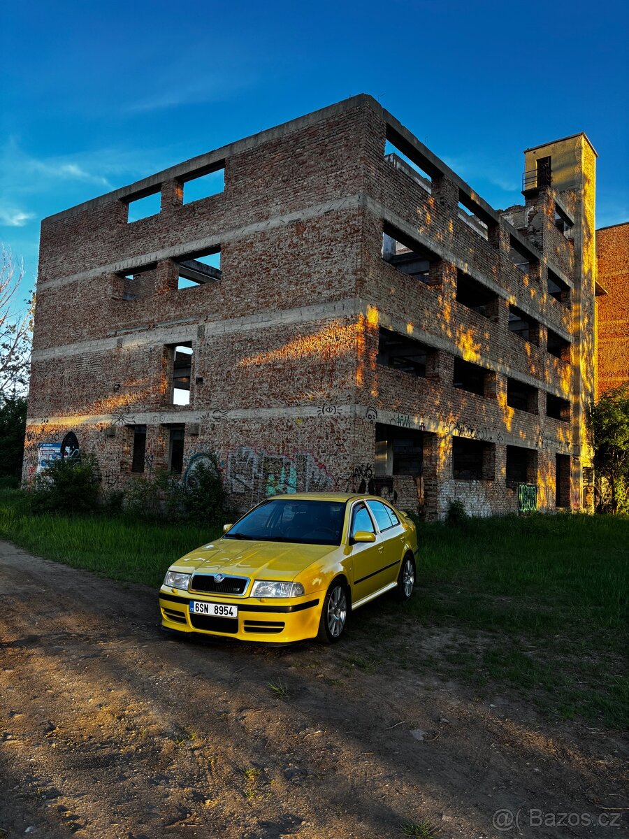 Škoda Octavia RS 1 – 1.8T, žlutá
