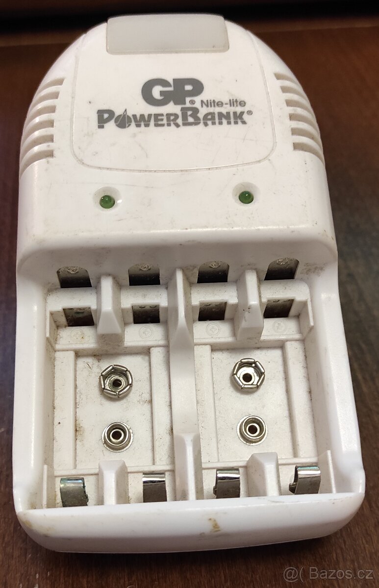 nabíječka baterií AA+AAA+9V