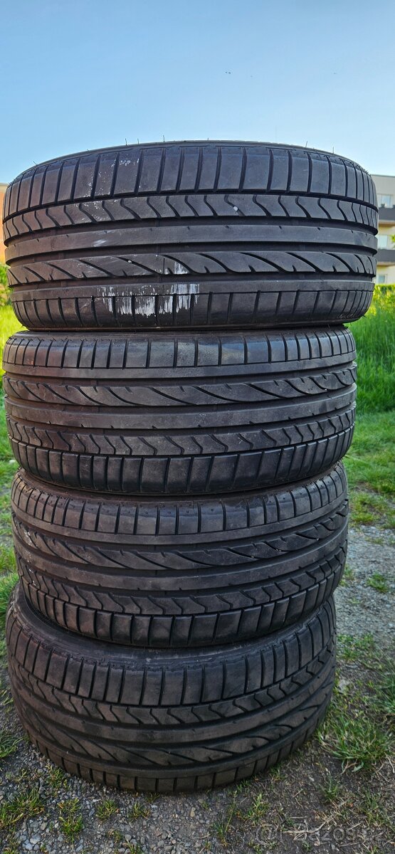 Letní 215/40 r17