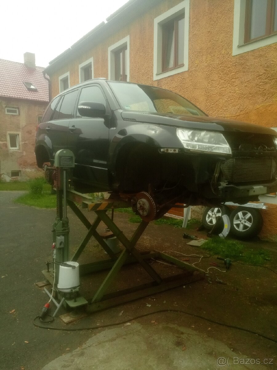 SUZUKI GRAND VITARA