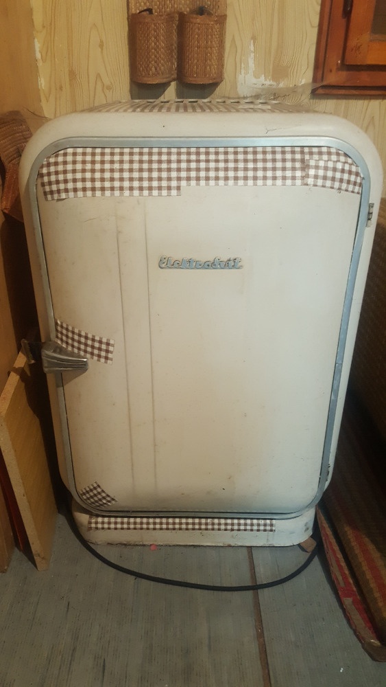 Retro chladnička Elektrosvit