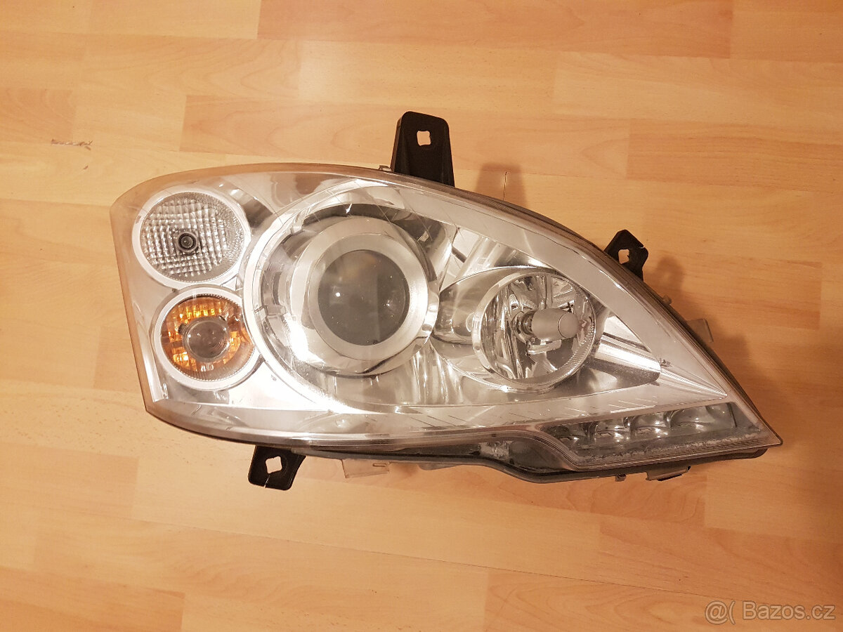 Viano 639 světlo XENON