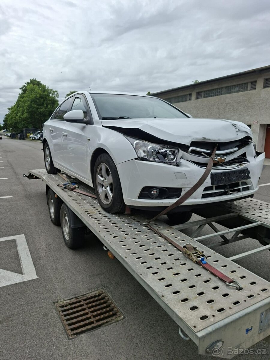Rozpredám Chevrolet Cruze 1.6 91kw 2011