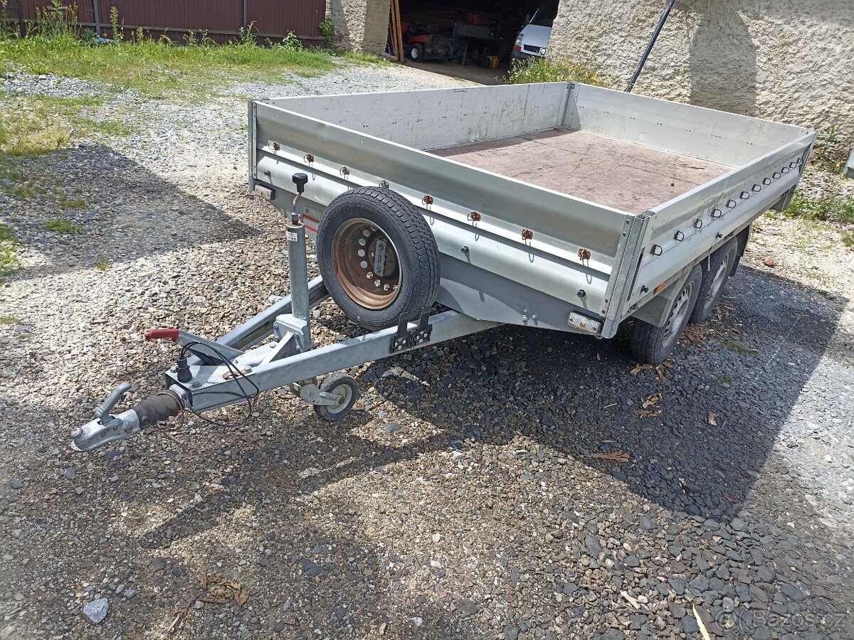 Dvounápravový vozík za automobil zn. VEZEKO