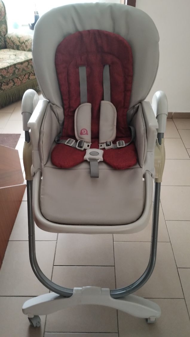 Daruji za odvoz 2 ks dětská jídelní židli