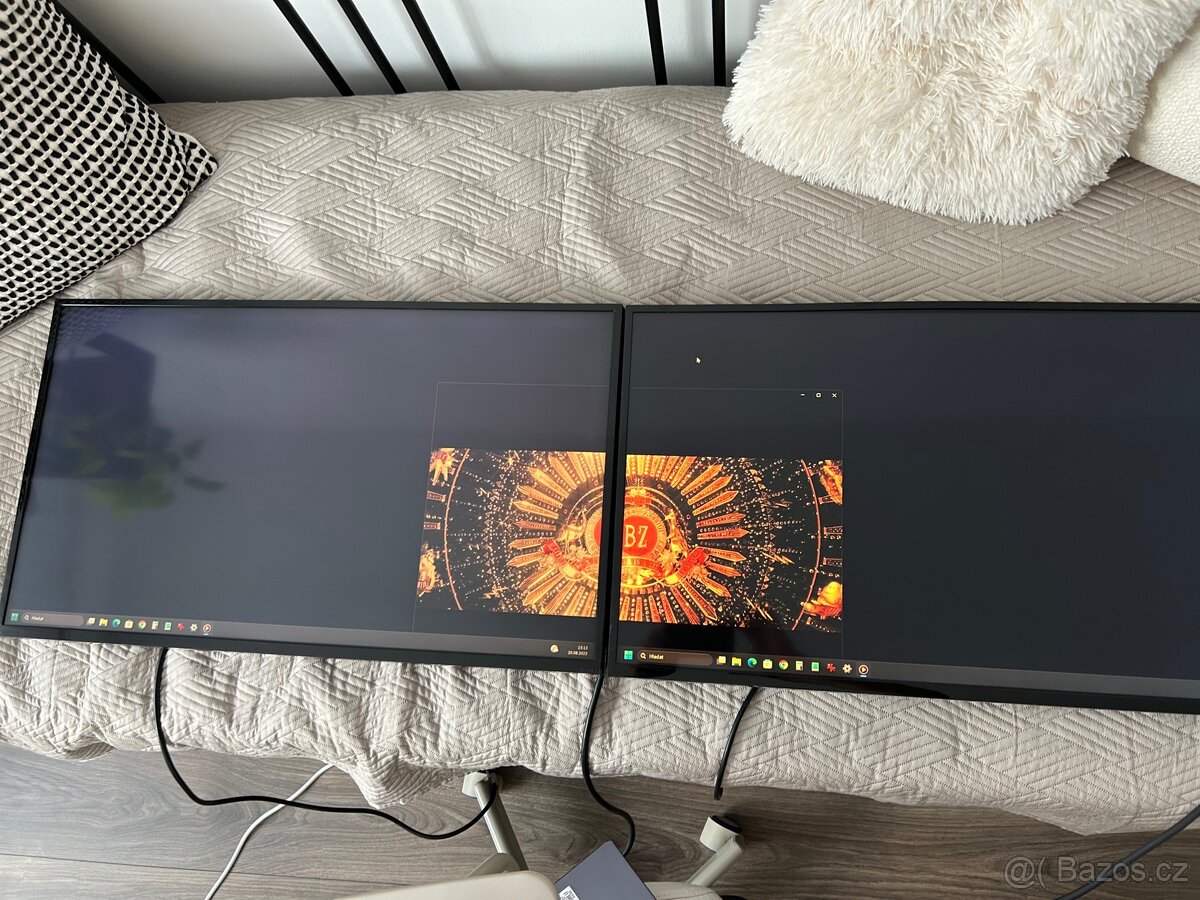 2x Samsung DM32E, FHD
