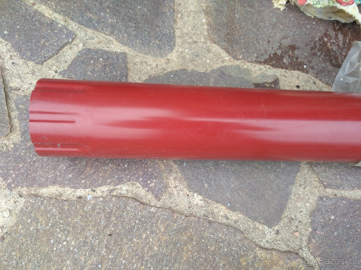 Svodová/Okapová Roura 9cm, 4m, červená barva - 2 kusy