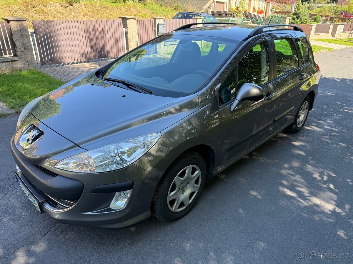 PEUGEOT 308 KOMBI, 1.6 benzín, NOVÁ STK, tažné zařízení