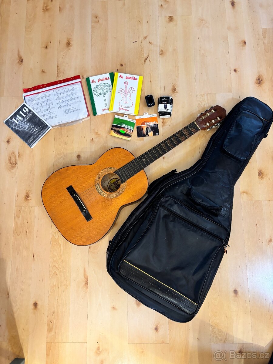 CREMONA retro kytara + obal rockbag + ladička + zpěvníky a s