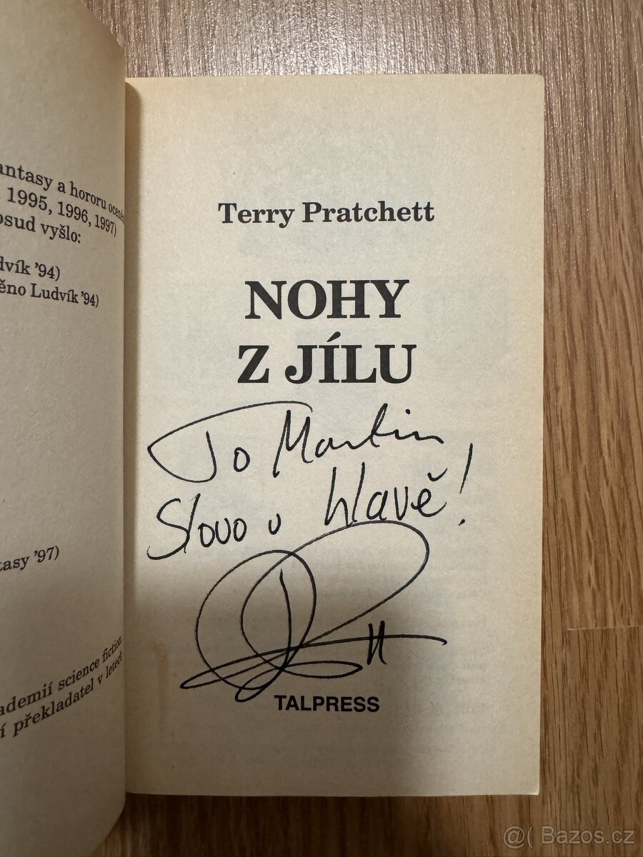Pratchett ORIGINÁL PODPIS Nohy z jílu Zeměplocha
