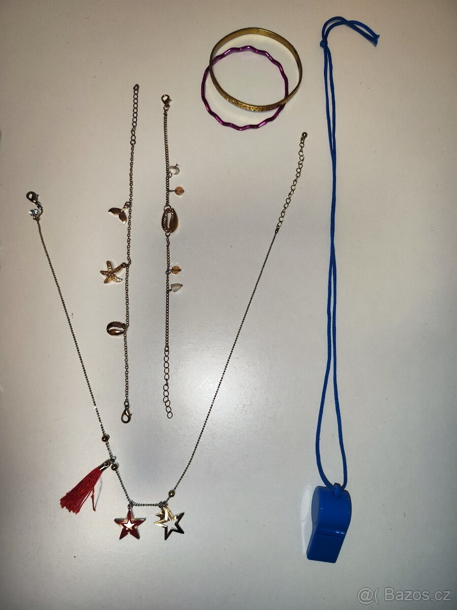 Řetízek, 4 náramky, píšťalka