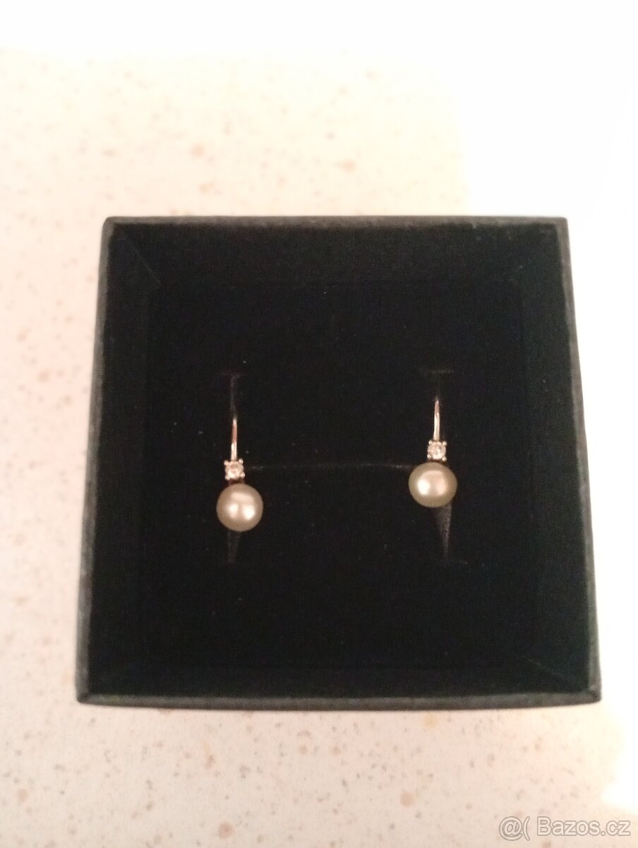 Dámské naušnice s pravou perlou a zirkonem