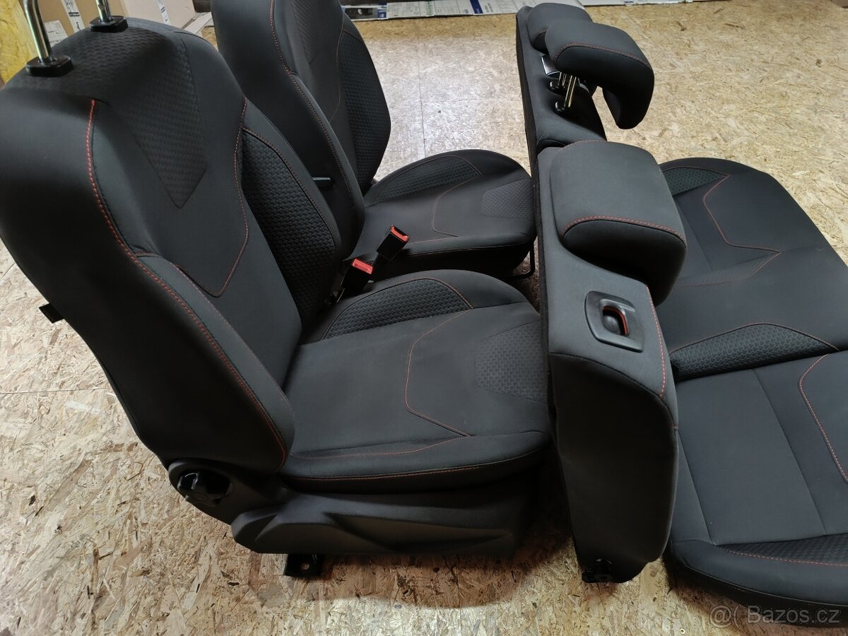 Sedadla FORD Focus ST Line (MK3) velmi zachovalá, vyhřívaná