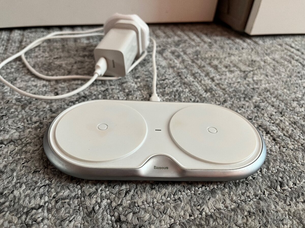 Duální bezdrátová nabíječka Baseus