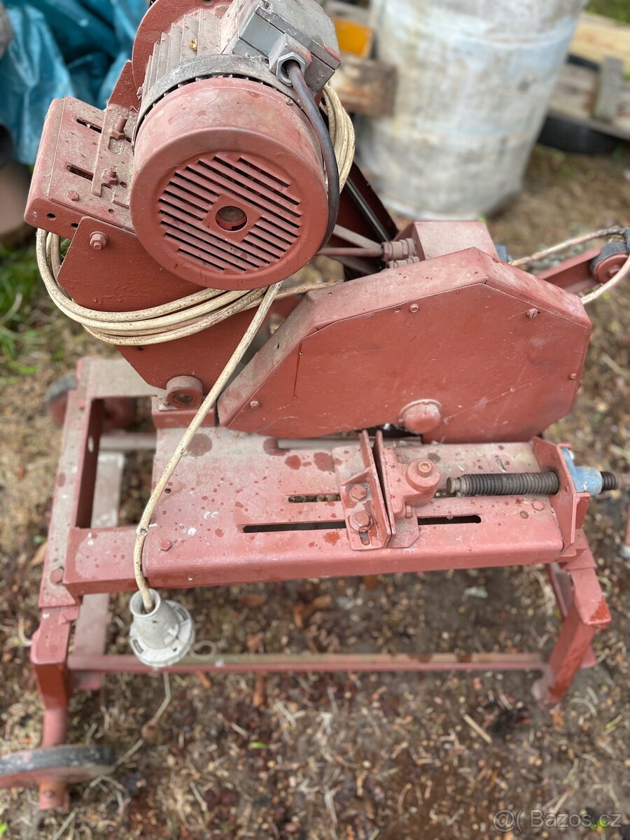 KOTOUČOVÁ PILA NA KOV (FLEXA)