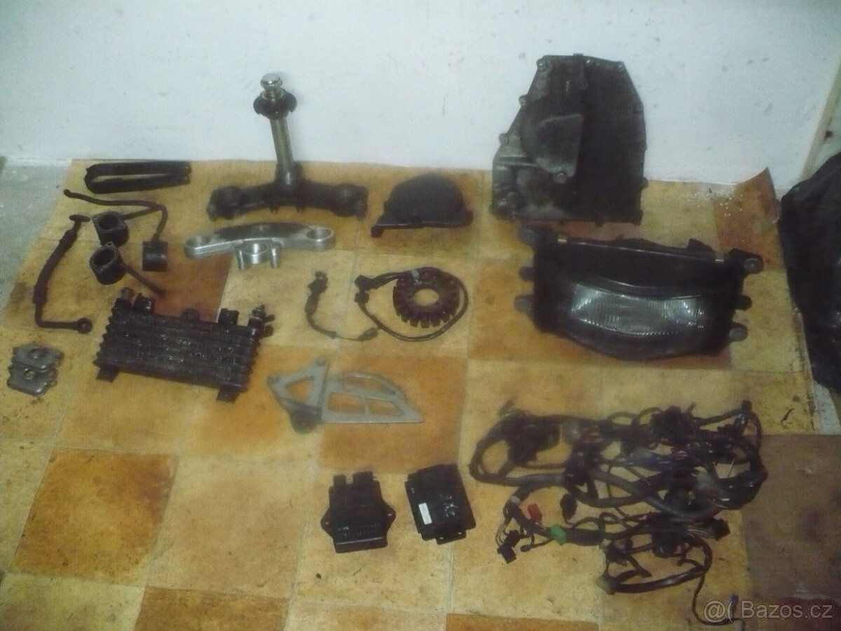 Kawasaki ZX 6 R /9R r.95-díly