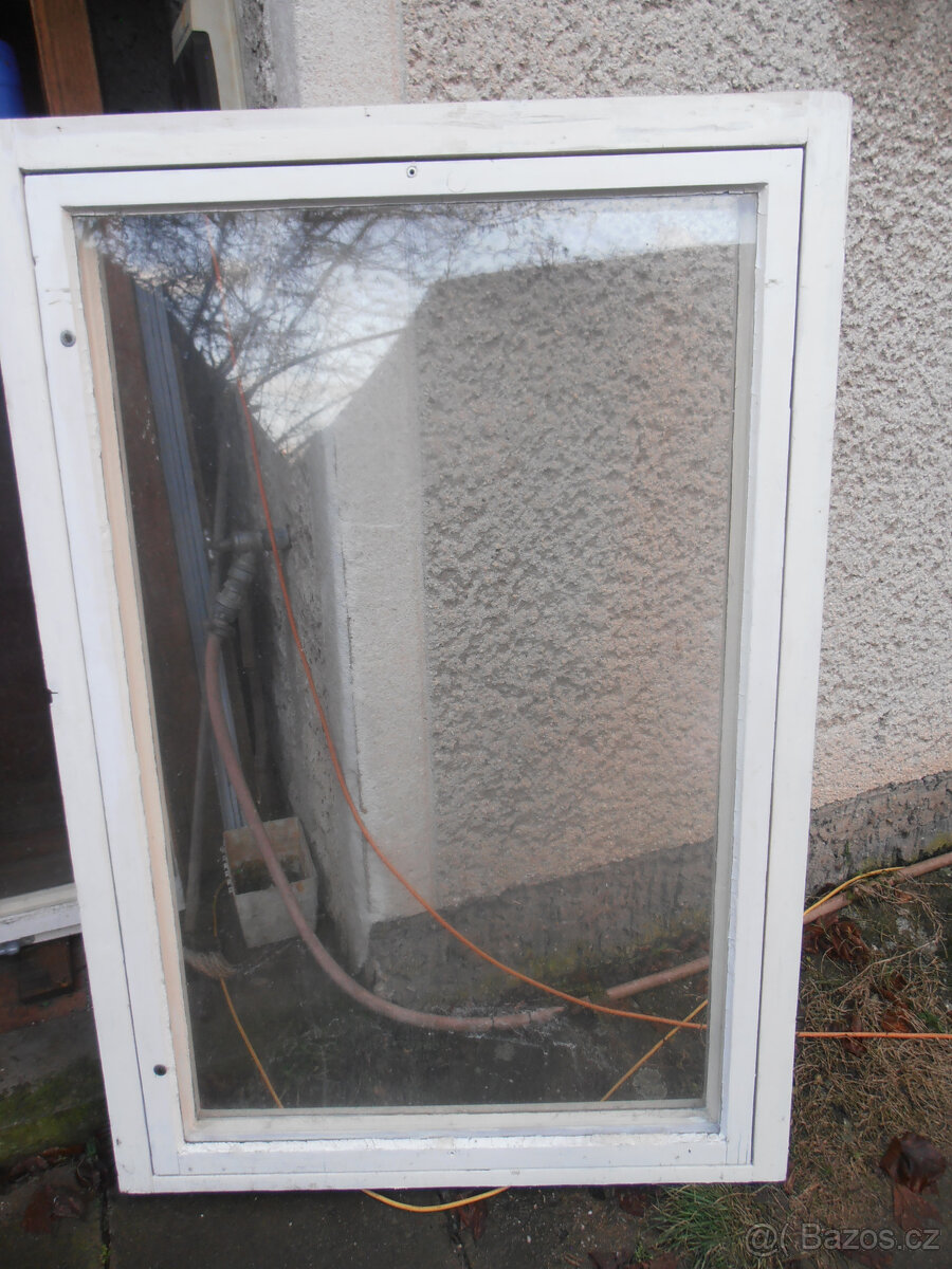 POUŽITÁ DŘEVĚNÁ OKNA DVOUSKLA