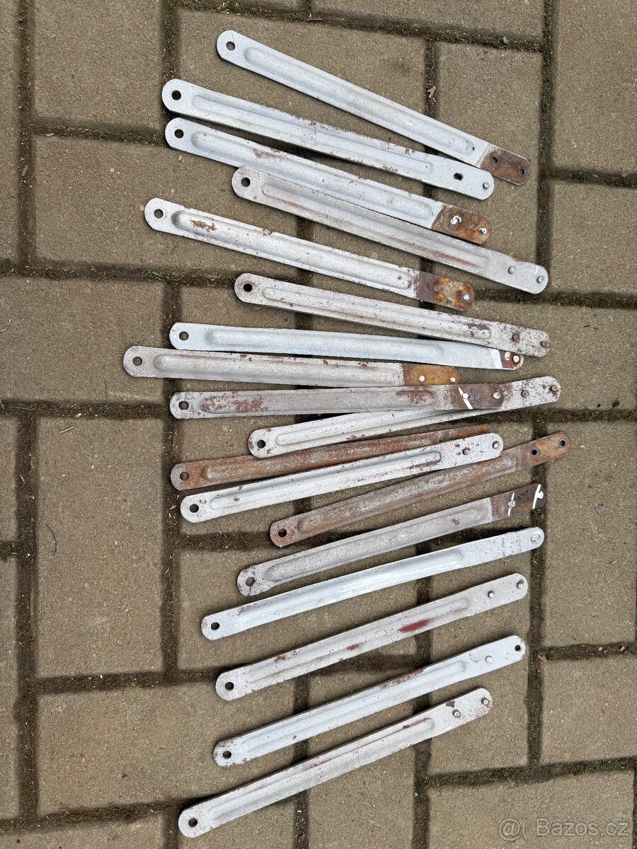 Vzpěra předního blatníku Jawa