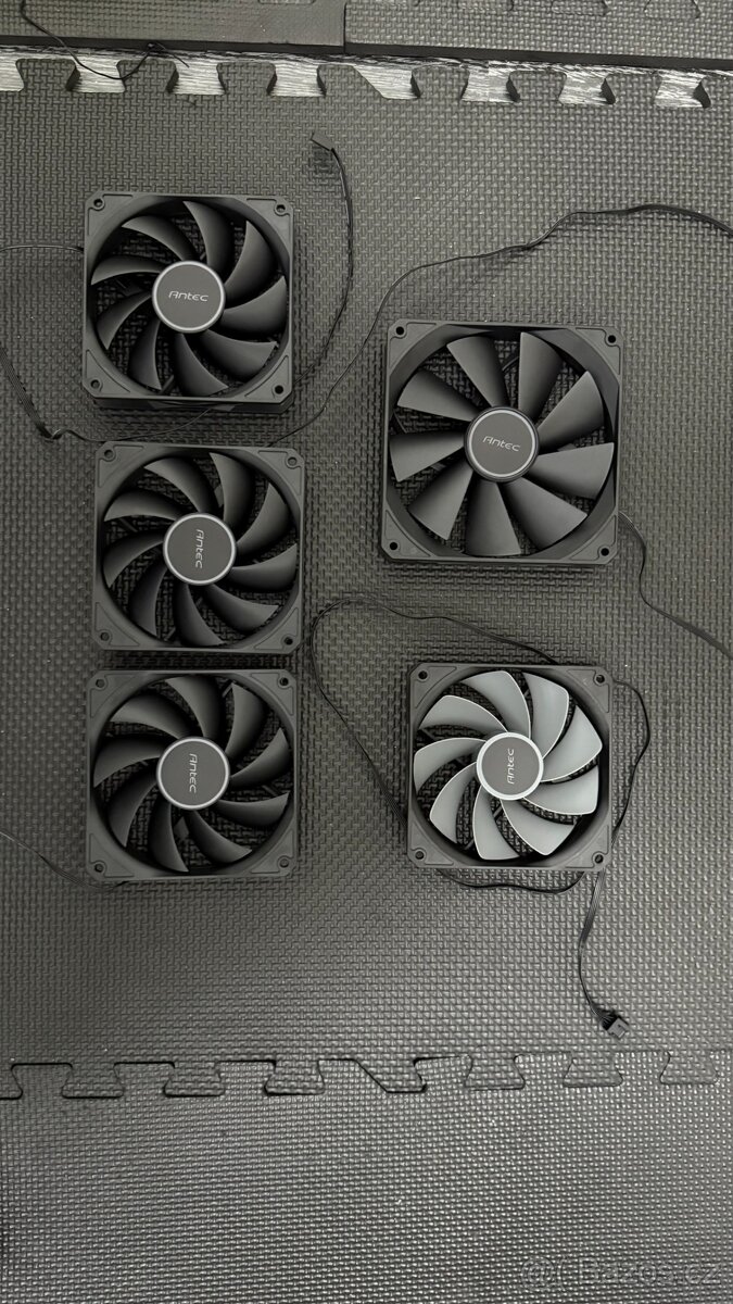 Sada ventilátorů do PC