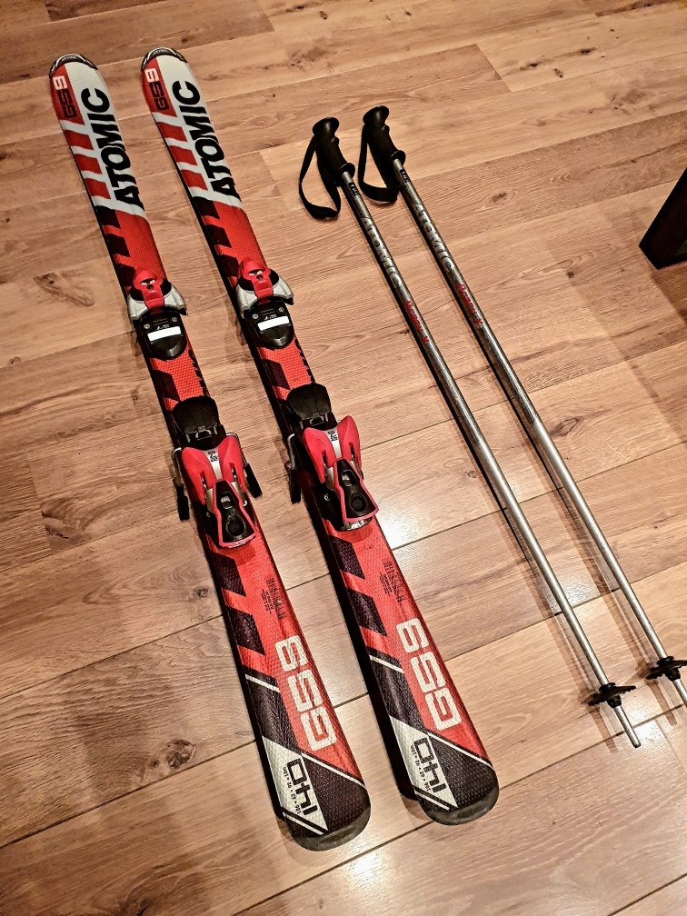 Dětské lyže ATOMIC GS9 140cm s hůlkami