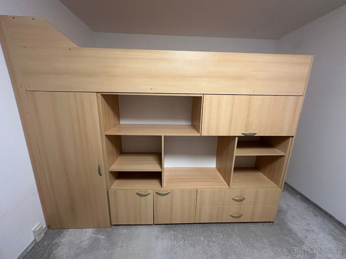 Patrová dvoulůžková postel