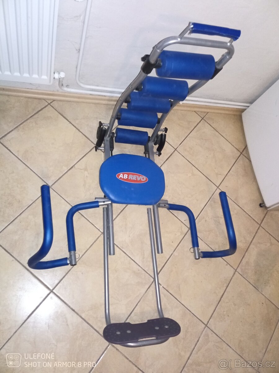 Posilovací stroj na břicho - 2 VARIANTY