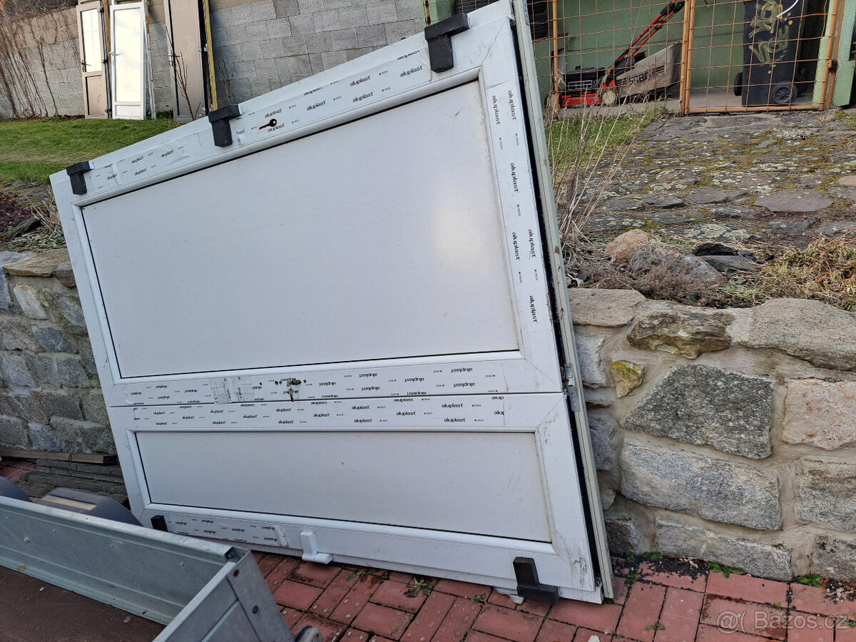 Vchodové dveře plastové dvojkřídlé š.165x220v.