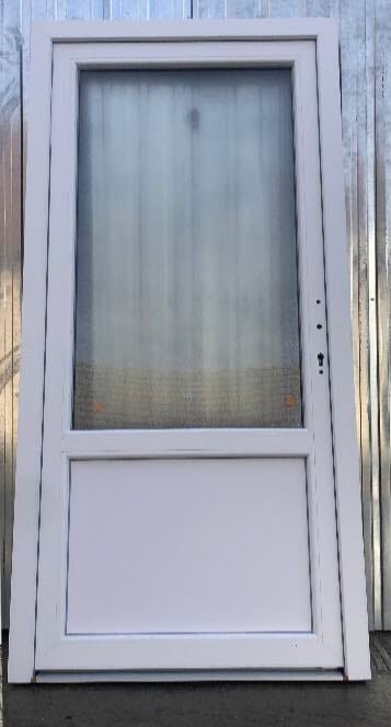 Vchodové dveře 2/3sklo nepruhledne