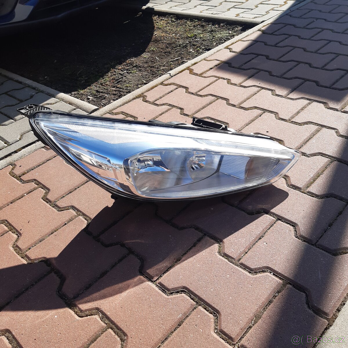 Svetlo na Ford Fokus III leve