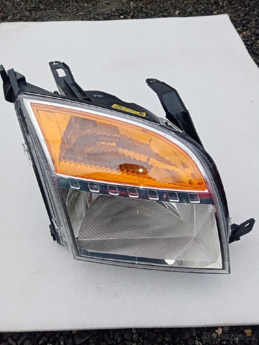 Prodám pravé přední světlo ford fusion