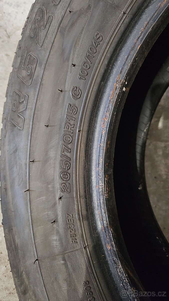 Pneu Bridgestone 205/70/15C