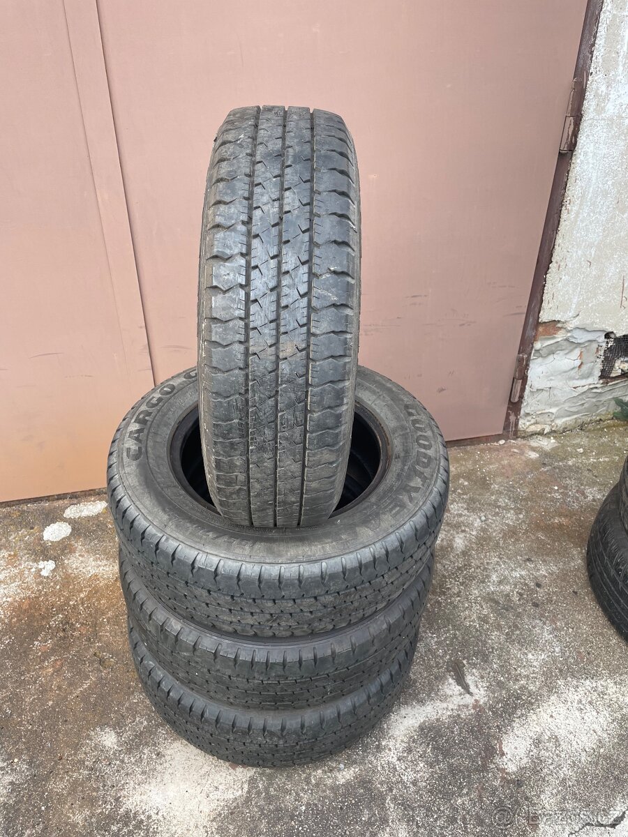 Letní pneu 195/70/15C