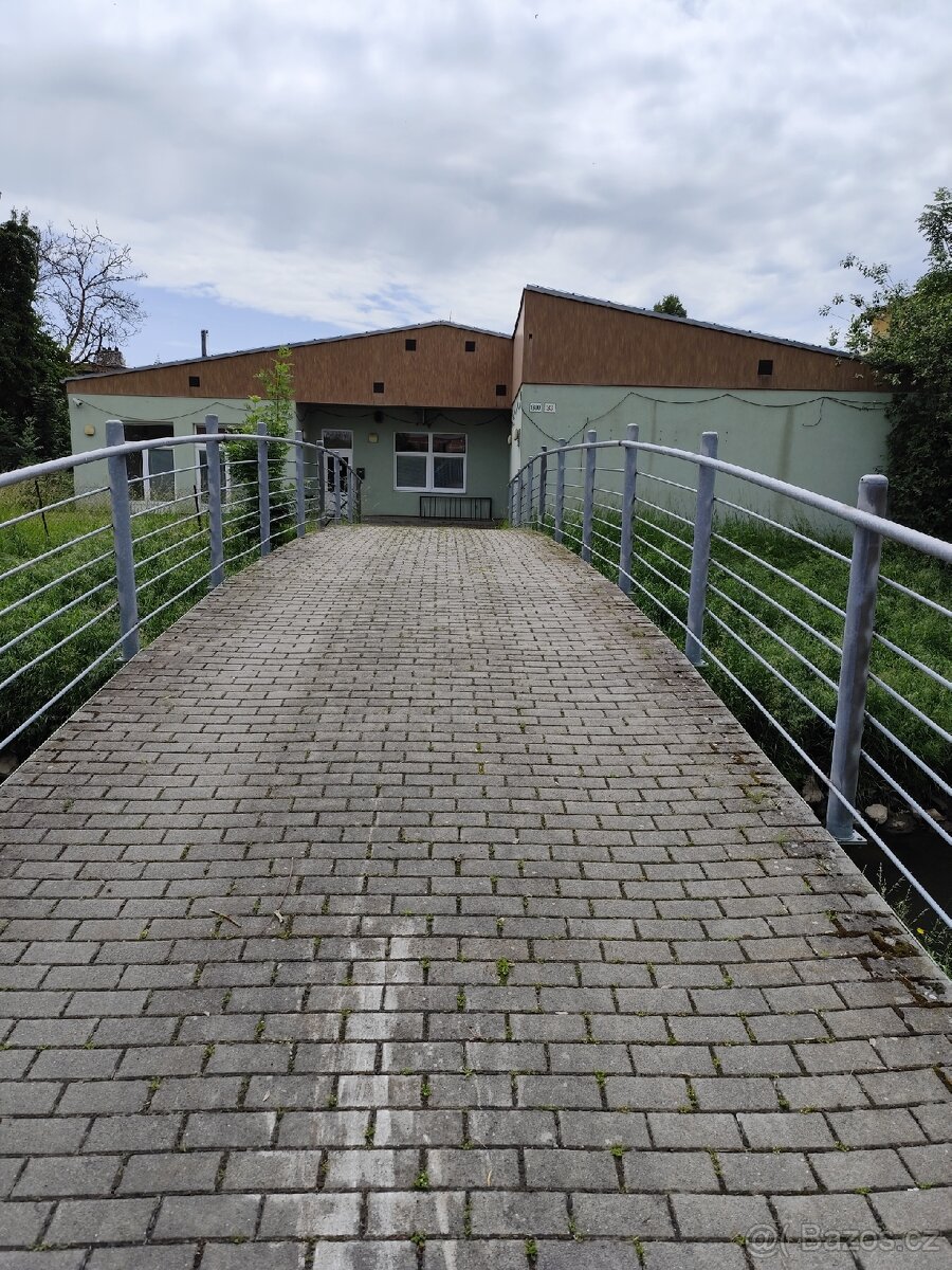 Pronájem skladu, kanceláře, garáže