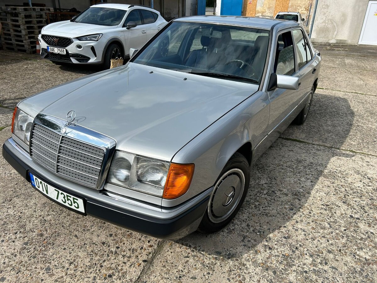 Mercedes W124 200