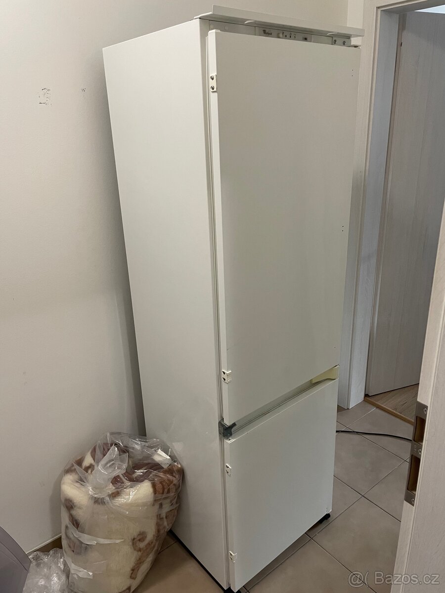 Velká lednice s mrazákem Whirlpool
