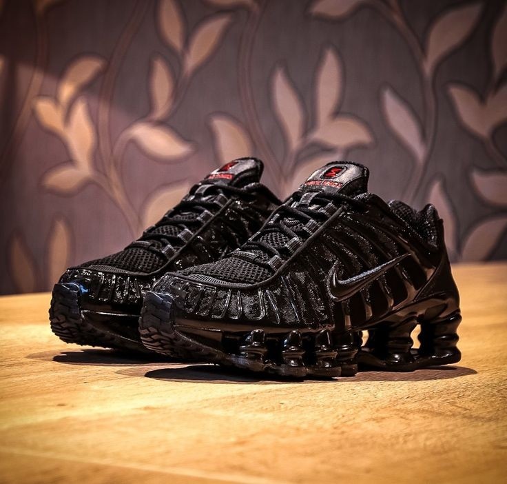 NIKE Air max Shox TL "Triple Black"
