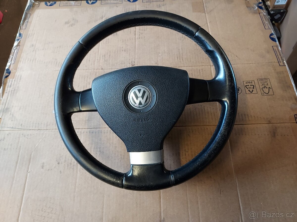 volant s airbagem Golf 5