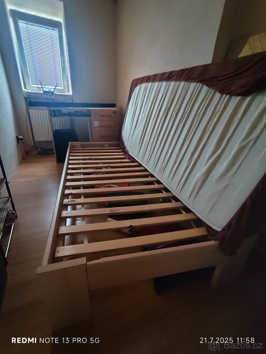Postel jednolůžkova