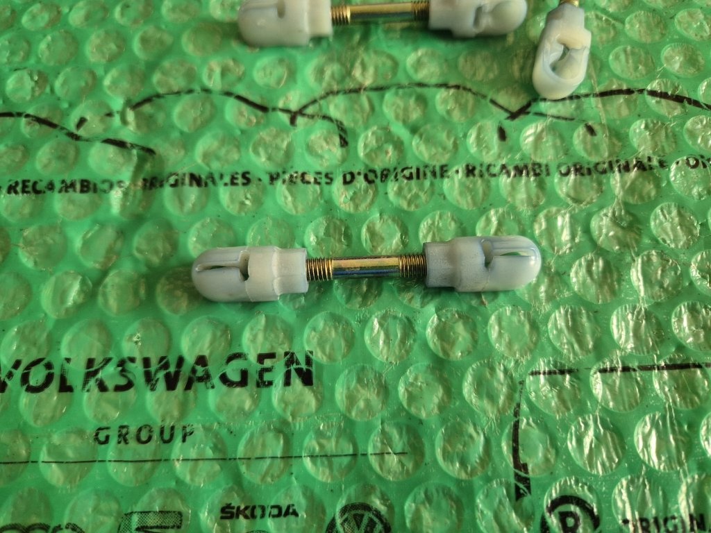 táhlo kliky zadních dveří Škoda Felicia 6U0839081C , 0973421