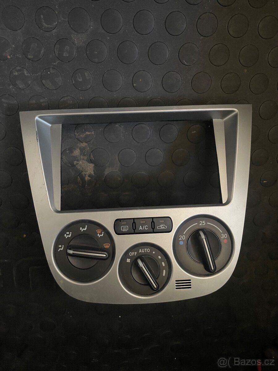 Středový panel Subaru impreza 2 gen