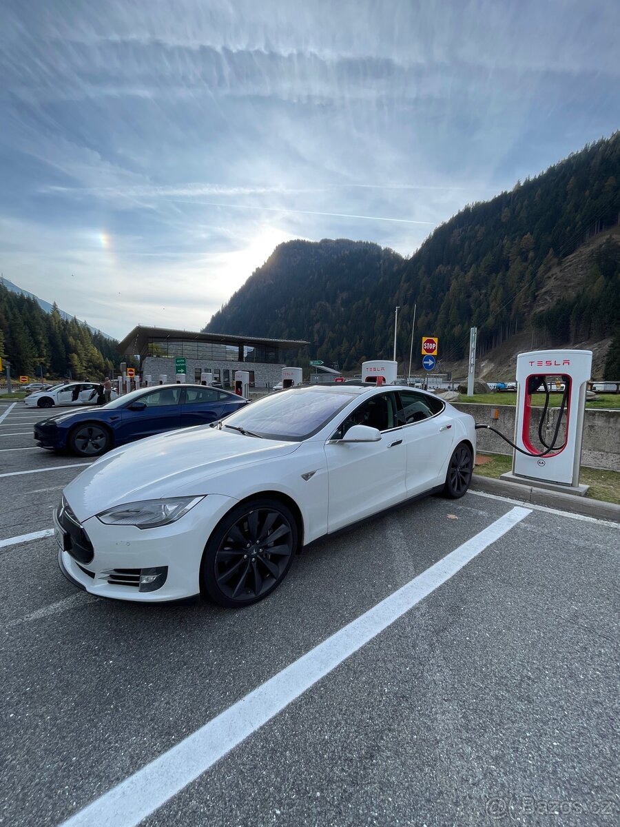 Tesla model s85 free, DPH