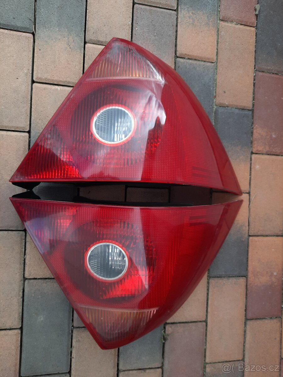 Prodám zadní světla Ford mondeo