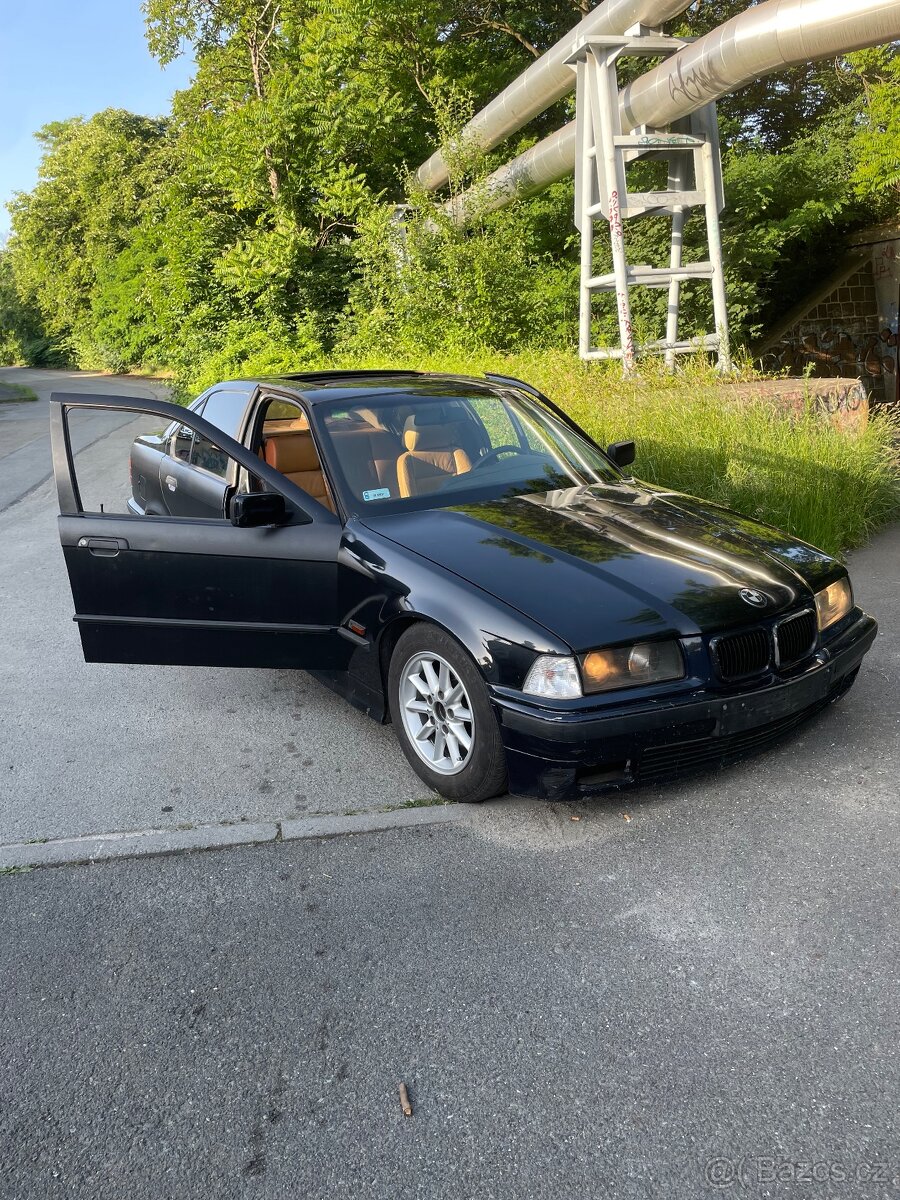 BMW E36 320i