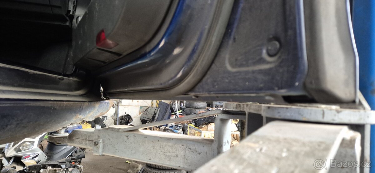 Vw golf 5 kombi,právě přední, pravé zadni,pravý blatník