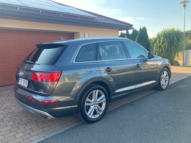 AUDI Q7 3.0 TD S-Line