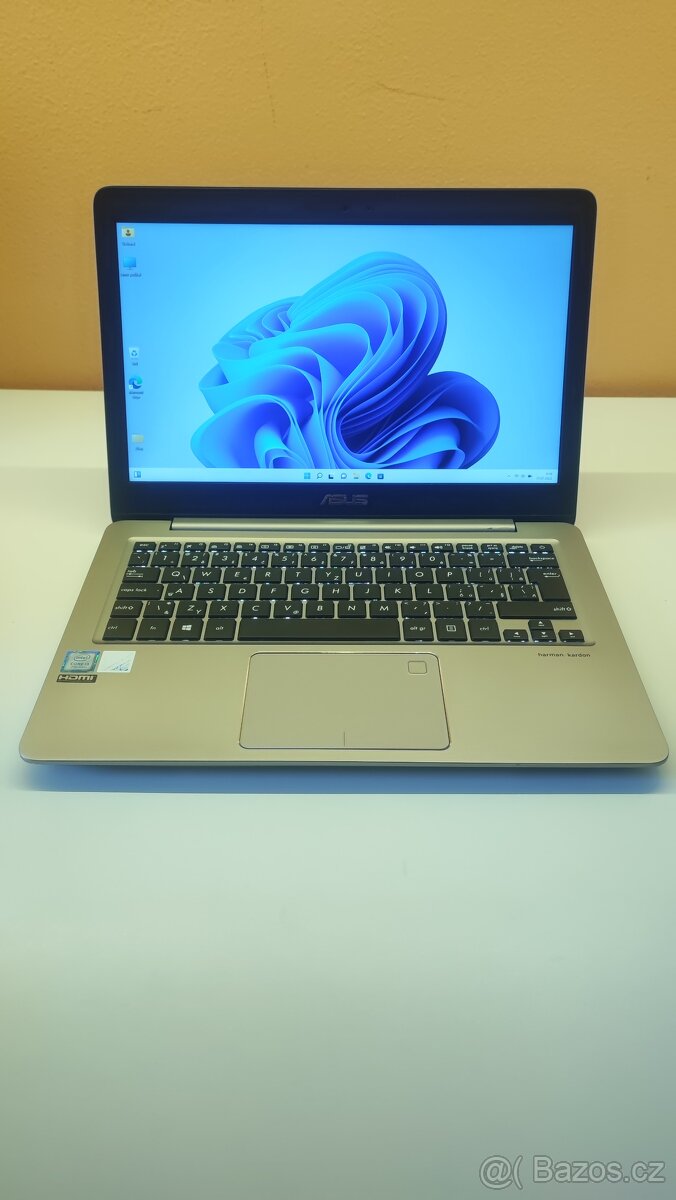 Asus ZenBook UX310UA